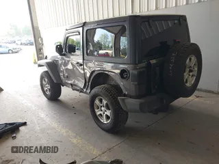 2020 Jeep Wrangler Willys z VIN 1C4GJXAG4LW237057, wystawiony jako IAAI lot #42044223 z przebiegiem 54 802 mil mil oraz . Historia ofert i sprzedaży dostępna na DreamBid. Obrazek 3.