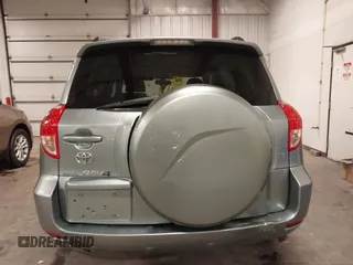 2007 Toyota RAV4 Limited with VIN JTMZD31V975061545, listed as a IAAI auction lot 41710996 with 196,998 mi miles. Bid and sale history available at carsss.com. Image 17.