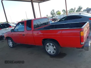 1992 Nissan Frontier z VIN 1N6SD16S5NC370391, wystawiony jako IAAI lot #42204689 z przebiegiem 132 052 mil mil oraz . Historia ofert i sprzedaży dostępna na DreamBid. Obrazek 15.