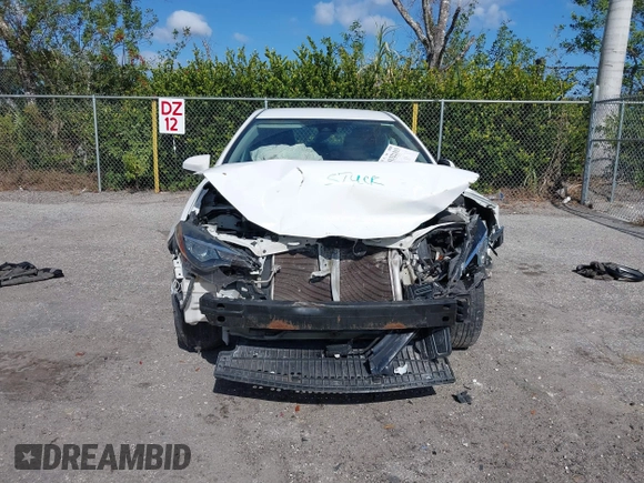 2018 Toyota Corolla L z VIN 5YFBURHE6JP849560, wystawiony jako IAAI lot #41321313 z przebiegiem 136 310 mil mil oraz . Historia ofert i sprzedaży dostępna na DreamBid. Obrazek 6.