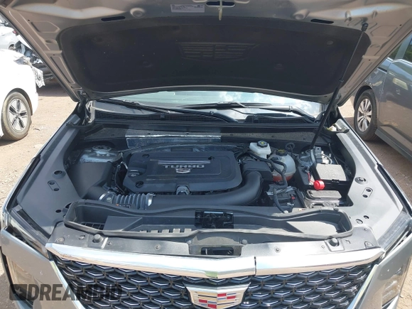 2025 Cadillac XT4 FWD Premium Luxury with VIN 1GYFZCR45SF128039, listed as a IAAI auction lot 42563517 with 18,478 mi miles and . Bid and sale history available at DreamBid. Image 10.