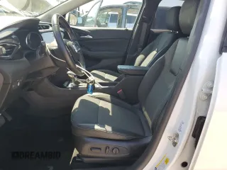 2023 Buick Encore GX Preferred z VIN KL4MMBS20PB023089, wystawiony jako Copart lot #52023105 z przebiegiem 59 065 mil mil oraz Szkoda całkowita • Salvage title. Historia ofert i sprzedaży dostępna na DreamBid. Obrazek 7.