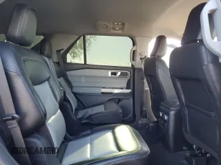 2022 Ford Explorer XLT z VIN 1FMSK7DH9NGB10471, wystawiony jako Copart lot #53174495 z przebiegiem 62 667 mil mil oraz Szkoda całkowita • Salvage title. Historia ofert i sprzedaży dostępna na DreamBid. Obrazek 11.
