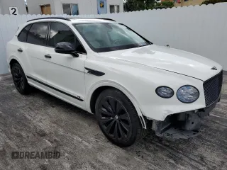 2021 Bentley Bentayga V8 z VIN SJAAM2ZV9MC036858, wystawiony jako Copart lot #41018244 z przebiegiem 29 054 mil mil oraz Nie do naprawy. Historia ofert i sprzedaży dostępna na DreamBid. Obrazek 4.