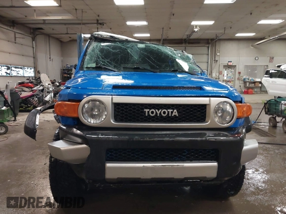 2007 Toyota FJ Cruiser with VIN JTEBU11F770059770, listed as a IAAI auction lot 41663227 with 226,008 mi miles. Bid and sale history available at carsss.com. Image 13.