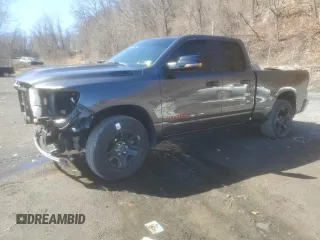 2024 Ram 1500 Big Horn z VIN 1C6SRFBT0RN210968, wystawiony jako Copart lot #49988365 z przebiegiem 7 678 mil mil oraz Szkoda całkowita • Salvage title. Historia ofert i sprzedaży dostępna na DreamBid. Obrazek 1.