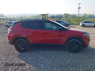 2024 Jeep Compass Latitude with VIN 3C4NJDBN8RT592122, listed as a IAAI auction lot 42375753 with 8,187 mi miles and . Bid and sale history available at DreamBid. Image 13.