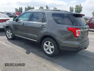 2018 Ford Explorer XLT z VIN 1FM5K7D82JGB56585, wystawiony jako IAAI lot #42129728 z przebiegiem 39 007 mil mil oraz . Historia ofert i sprzedaży dostępna na DreamBid. Obrazek 3.