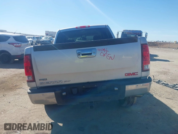 2010 GMC Sierra 1500 SLT z VIN 3GTRKWE30AG232120, wystawiony jako IAAI lot #41681642 z przebiegiem 156 058 mil mil oraz . Historia ofert i sprzedaży dostępna na DreamBid. Obrazek 17.
