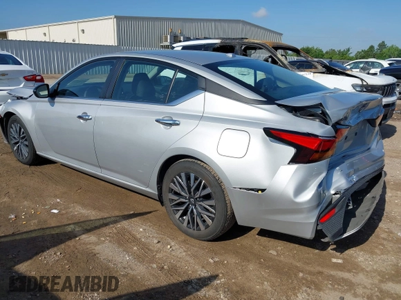 2024 Nissan Altima SV z VIN 1N4BL4DV6RN360313, wystawiony jako IAAI lot #42380837 z przebiegiem 44 189 mil mil oraz . Historia ofert i sprzedaży dostępna na DreamBid. Obrazek 3.