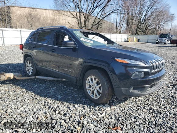 2015 Jeep Cherokee Latitude with VIN 1C4PJMCB0FW768017, listed as a Copart auction lot 49658105 with Not Provided miles and Clean Title. Bid and sale history available at DreamBid. Image 4.