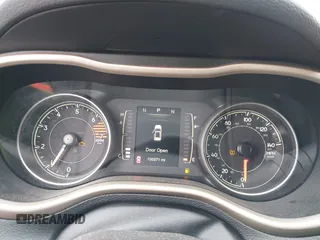 2016 Jeep Cherokee Latitude with VIN 1C4PJLCB0GW350567, listed as a IAAI auction lot 41624430 with 100,371 mi miles. Bid and sale history available at carsss.com. Image 7.