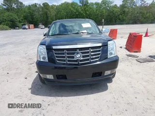 2010 Cadillac Escalade Luxury z VIN 1GYUCBEF6AR266325, wystawiony jako IAAI lot #42138908 z przebiegiem 151 110 mil mil oraz . Historia ofert i sprzedaży dostępna na DreamBid. Obrazek 13.