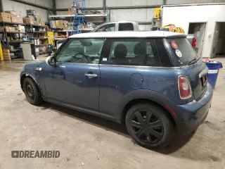 2010 MINI Hardtop z VIN WMWMF3C55ATZ67130, wystawiony jako Copart lot #51225575 z przebiegiem 200 279 mil mil oraz Szkoda całkowita • Salvage title. Historia ofert i sprzedaży dostępna na DreamBid. Obrazek 2.