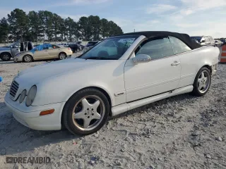 2002 Mercedes-Benz CLK-Class with VIN WDBLK65G52T109375, listed as a Copart auction lot 71832724 with 207,707 mi miles and Salvage Title. Bid and sale history available at carsss.com. Image 1.