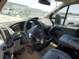 2018 Ford Transit z VIN 1FTYR2YMXJKB01631, wystawiony jako Copart lot #60091905 z przebiegiem 123 157 mil mil oraz Szkoda całkowita • Salvage title. Historia ofert i sprzedaży dostępna na DreamBid. Obrazek 8.