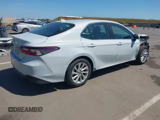 2024 Toyota Camry LE z VIN 4T1C11AK3RU214854, wystawiony jako IAAI lot #42143146 z przebiegiem 50 344 mil mil oraz . Historia ofert i sprzedaży dostępna na DreamBid. Obrazek 4.