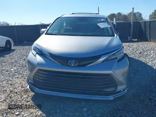 2022 Toyota Sienna Limited with VIN 5TDZRKECXNS136443, listed as a IAAI auction lot 41353097 with 20,568 mi miles and . Bid and sale history available at DreamBid. Image 12.