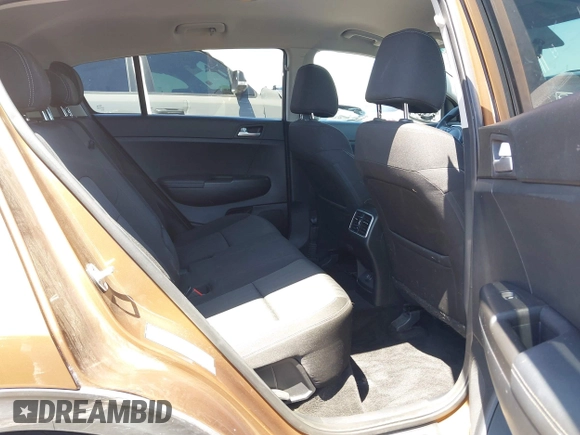 2017 Kia Sportage LX z VIN KNDPMCAC5H7121297, wystawiony jako IAAI lot #42088915 z przebiegiem 91 374 mil mil oraz . Historia ofert i sprzedaży dostępna na DreamBid. Obrazek 8.