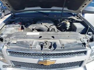 2007 Chevrolet Suburban LTZ with VIN 3GNFC16037G200947, listed as a IAAI auction lot 41699274 with 217,182 mi miles. Bid and sale history available at carsss.com. Image 10.