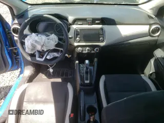 2021 Nissan Versa SV z VIN 3N1CN8EV6ML865567, wystawiony jako Copart lot #56343195 z przebiegiem Nie podano mil oraz Szkody całkowita. Historia ofert i sprzedaży dostępna na DreamBid. Obrazek 8.
