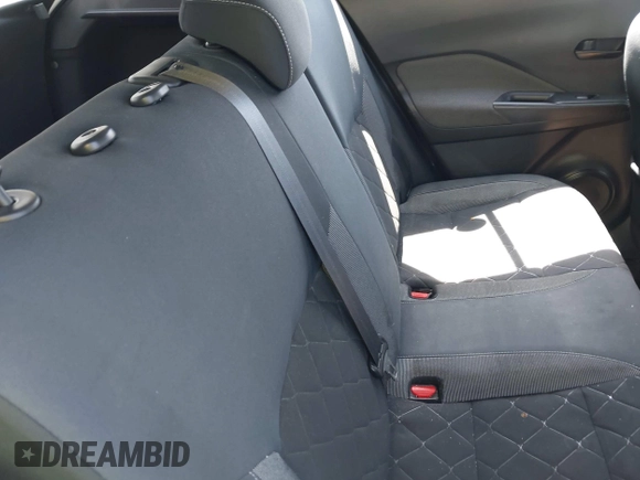 2019 Nissan Kicks SR with VIN 3N1CP5CU3KL500277, listed as a IAAI auction lot 42087570 with 159,195 mi miles. Bid and sale history available at carsss.com. Image 7.