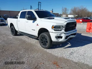 2023 Ram 2500 Laramie с VIN 3C6UR5FLXPG590582, выставлен на аукционе IAAI как лот 41684629 с пробегом 17 304 миль миль и . История ставок и продаж доступна на DreamBid. Изображение 1.