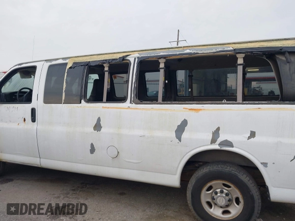 2007 Chevrolet Express Passenger с VIN 1GAHG39UX71162351, выставлен на аукционе IAAI как лот 41887144 с пробегом 353 473 миль миль и . История ставок и продаж доступна на DreamBid. Изображение 14.