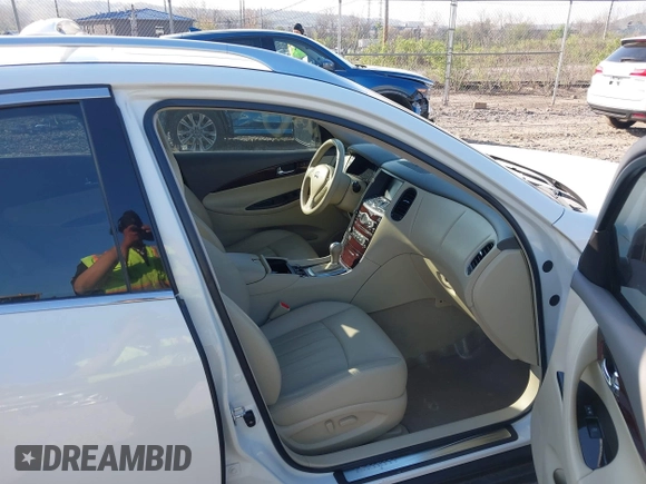 2010 Infiniti EX Journey with VIN JN1AJ0HR6AM756675, listed as a IAAI auction lot 42052881 with 88,762 mi miles and . Bid and sale history available at DreamBid. Image 5.