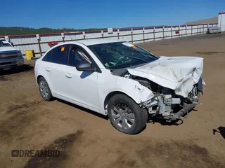 2014 Chevrolet Cruze LS with VIN 1G1PA5SG3E7281771, listed as a IAAI auction lot 42024334 with 189,918 mi miles and . Bid and sale history available at carsss.com. Image 1.