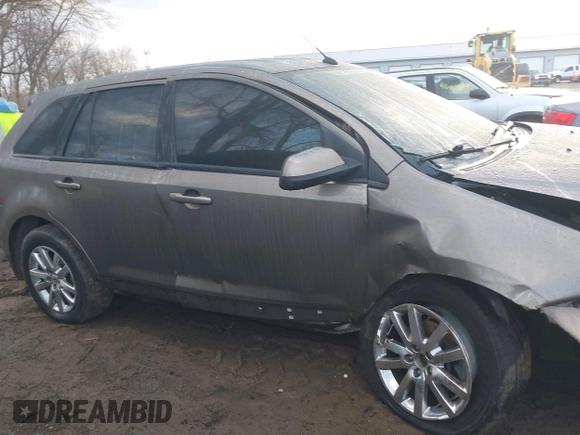 2013 Ford Edge SEL with VIN 2FMDK3JC3DBC84682, listed as a IAAI auction lot 41662744 with 176,292 mi miles. Bid and sale history available at carsss.com. Image 13.