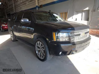 2011 Chevrolet Avalanche LTZ with VIN 3GNTKGE31BG317309, listed as a IAAI auction lot 41625790 with 280,943 mi miles. Bid and sale history available at carsss.com. Image 1.