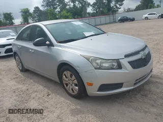 2014 Chevrolet Cruze LS with VIN 1G1PA5SH2E7161033, listed as a IAAI auction lot 42104694 with 178,481 mi miles and . Bid and sale history available at carsss.com. Image 1.