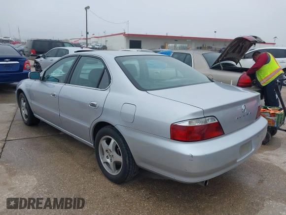 2002 Acura TL w/Navigation with VIN 19UUA56762A002110, listed as a IAAI auction lot 41509137 with 145,142 mi miles. Bid and sale history available at carsss.com. Image 3.