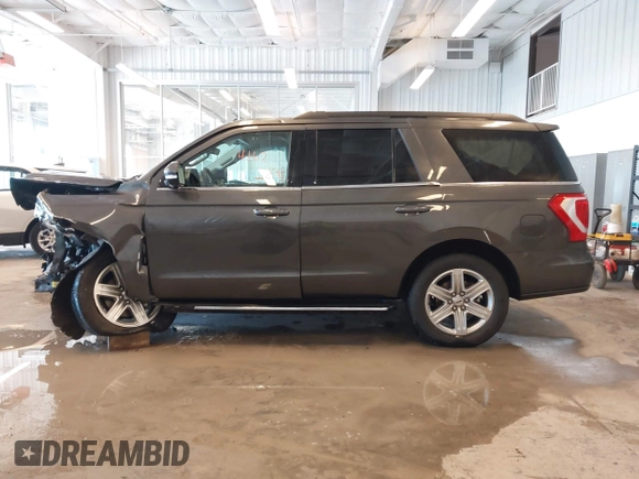 2019 Ford Expedition XLT with VIN 1FMJU1JT8KEA82990, listed as a IAAI auction lot 41622190 with 1 mi miles. Bid and sale history available at carsss.com. Image 15.