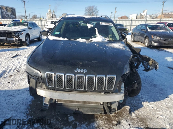2020 Jeep Cherokee Latitude with VIN 1C4PJMCB9LD512496, listed as a Copart auction lot 87737905 with 61,729 mi miles and Salvage Title. Bid and sale history available at carsss.com. Image 5.