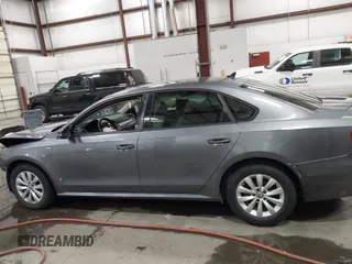 2013 Volkswagen Passat Wolfsburg Edition z VIN 1VWAH7A34DC148507, wystawiony jako IAAI lot #42339068 z przebiegiem 110 593 mil mil oraz . Historia ofert i sprzedaży dostępna na DreamBid. Obrazek 14.