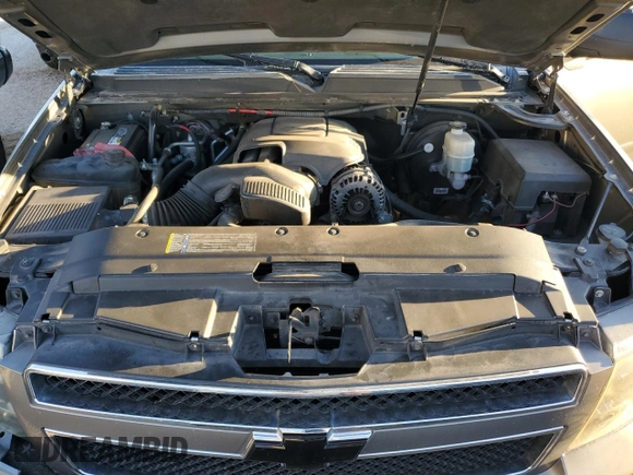 2009 Chevrolet Suburban LS z VIN 1GNFC16089R225359, wystawiony jako Copart lot #76146434 z przebiegiem 205 749 mil mil oraz Szkoda całkowita • Salvage title. Historia ofert i sprzedaży dostępna na DreamBid. Obrazek 12.