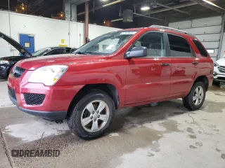 2010 Kia Sportage LX z VIN KNDKG3A41A7722948, wystawiony jako Copart lot #57909935 z przebiegiem 147 769 mil mil oraz Czysty tytuł • Clean title. Historia ofert i sprzedaży dostępna na DreamBid. Obrazek 1.