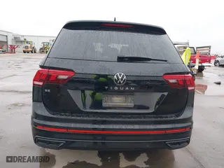2023 Volkswagen Tiguan SE R-Line Black with VIN 3VVCB7AX0PM061742, listed as a IAAI auction lot 41528630 with 22,571 mi miles. Bid and sale history available at carsss.com. Image 17.
