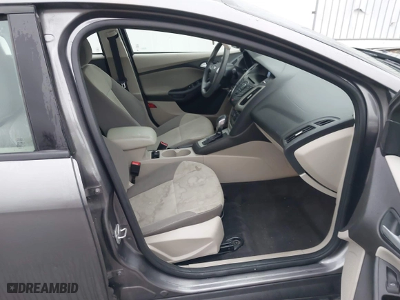 2014 Ford Focus SE with VIN 1FADP3F22EL110079, listed as a IAAI auction lot 41461344 with 201,230 mi miles. Bid and sale history available at carsss.com. Image 5.