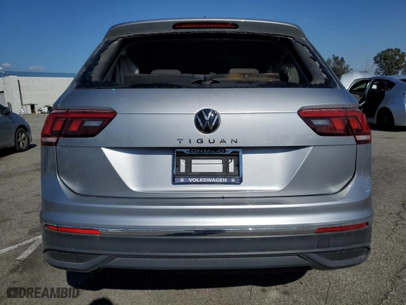 2024 Volkswagen Tiguan S with VIN 3VVRB7AX7RM035930, listed as a Copart auction lot 84238034 with 5,389 mi miles and Salvage Title. Bid and sale history available at carsss.com. Image 6.