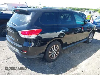 2013 Nissan Pathfinder S with VIN 5N1AR2MM4DC626749, listed as a IAAI auction lot 42132728 with 197,237 mi miles. Bid and sale history available at carsss.com. Image 4.