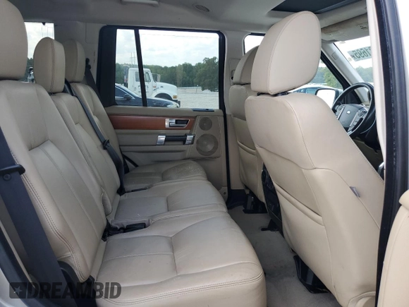 2011 Land Rover LR4 Lux z VIN SALAK2D49BA559320, wystawiony jako Copart lot #65981695 z przebiegiem 127 621 mil mil oraz Czysty tytuł • Clean title. Historia ofert i sprzedaży dostępna na DreamBid. Obrazek 11.