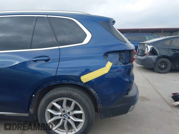 2020 BMW X5 sDrive40i with VIN 5UXCR4C07L9C27998, listed as a IAAI auction lot 41652088 with 59,009 mi miles and . Bid and sale history available at DreamBid. Image 19.