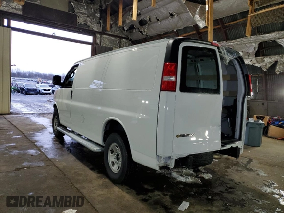 2024 Chevrolet Express Cargo with VIN 1GCWGAFP1R1195761, listed as a Copart auction lot 84272694 with 3,334 mi miles and Clean title. Bid and sale history available at DreamBid. Image 2.