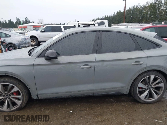 2022 Audi SQ5 Sportback Premium Plus z VIN WA124AFY0N2035403, wystawiony jako IAAI lot #41630485 z przebiegiem 31 342 mil mil oraz . Historia ofert i sprzedaży dostępna na DreamBid. Obrazek 14.