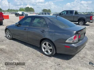 2001 Lexus IS 300/350 z VIN JTHBD182310010532, wystawiony jako IAAI lot #42149537 z przebiegiem 208 120 mil mil oraz . Historia ofert i sprzedaży dostępna na DreamBid. Obrazek 3.