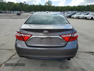 2017 Toyota Camry XLE z VIN 4T1BF1FK6HU389524, wystawiony jako Copart lot #56341345 z przebiegiem 156 516 mil mil oraz Czysty tytuł • Clean title. Historia ofert i sprzedaży dostępna na DreamBid. Obrazek 6.