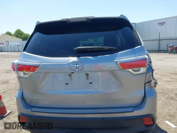 2016 Toyota Highlander LE Plus z VIN 5TDZKRFH2GS149519, wystawiony jako IAAI lot #42346714 z przebiegiem 76 682 mil mil oraz . Historia ofert i sprzedaży dostępna na DreamBid. Obrazek 17.